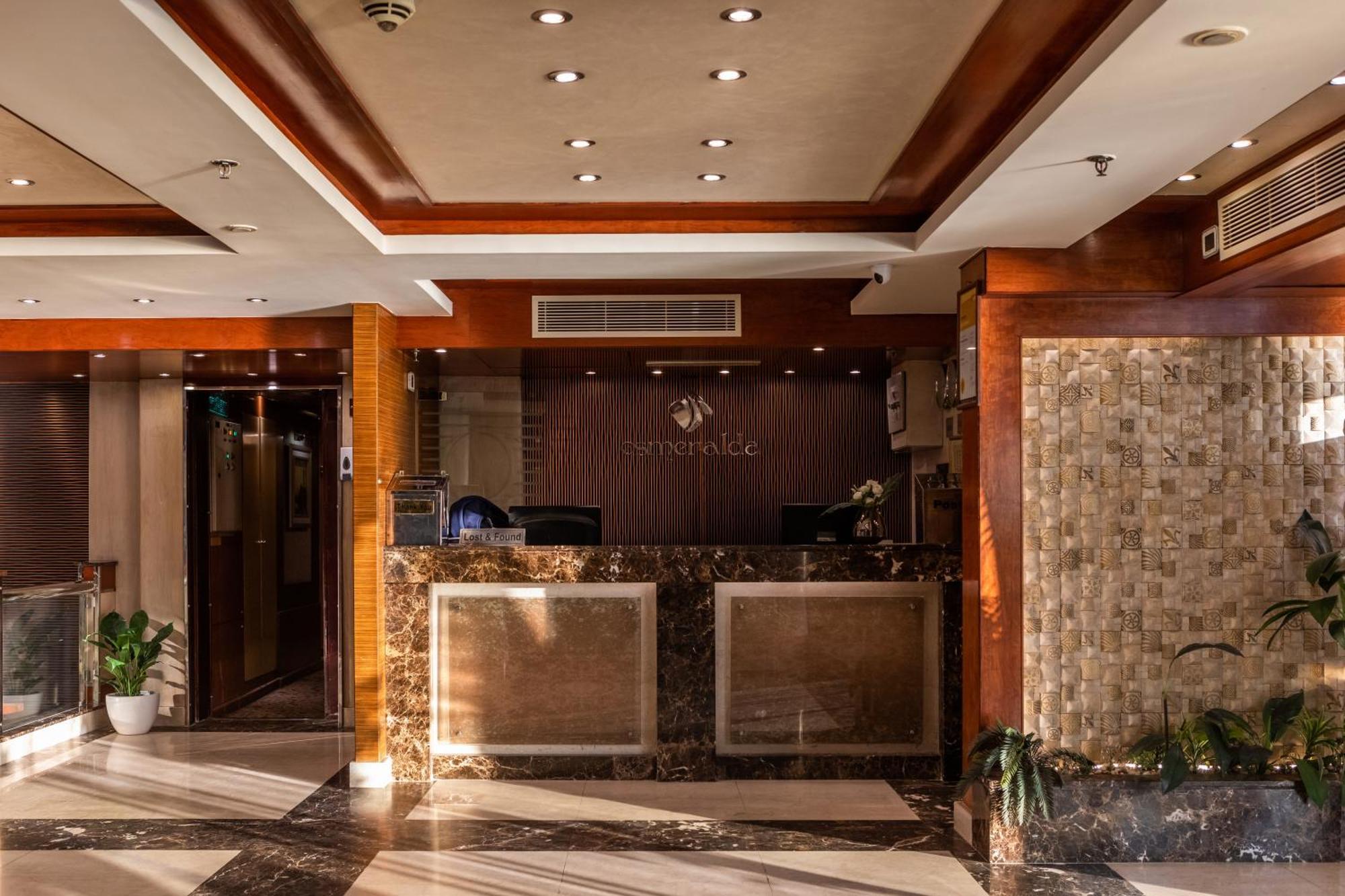 M/S Esmeralda Nile Cruise - 4 Or 7 Nights From Luxor Each Monday And 03 Nights From Aswan Each Friday Екстериор снимка