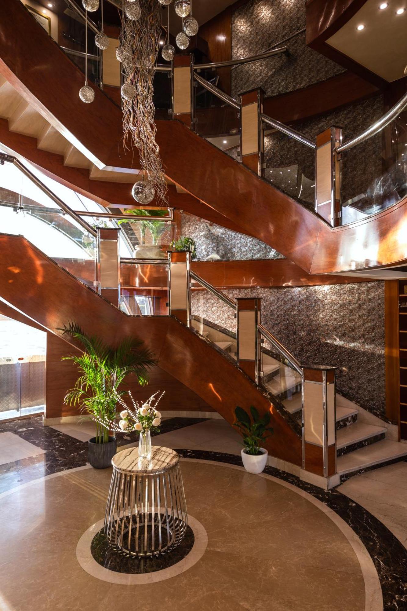 M/S Esmeralda Nile Cruise - 4 Or 7 Nights From Luxor Each Monday And 03 Nights From Aswan Each Friday Екстериор снимка