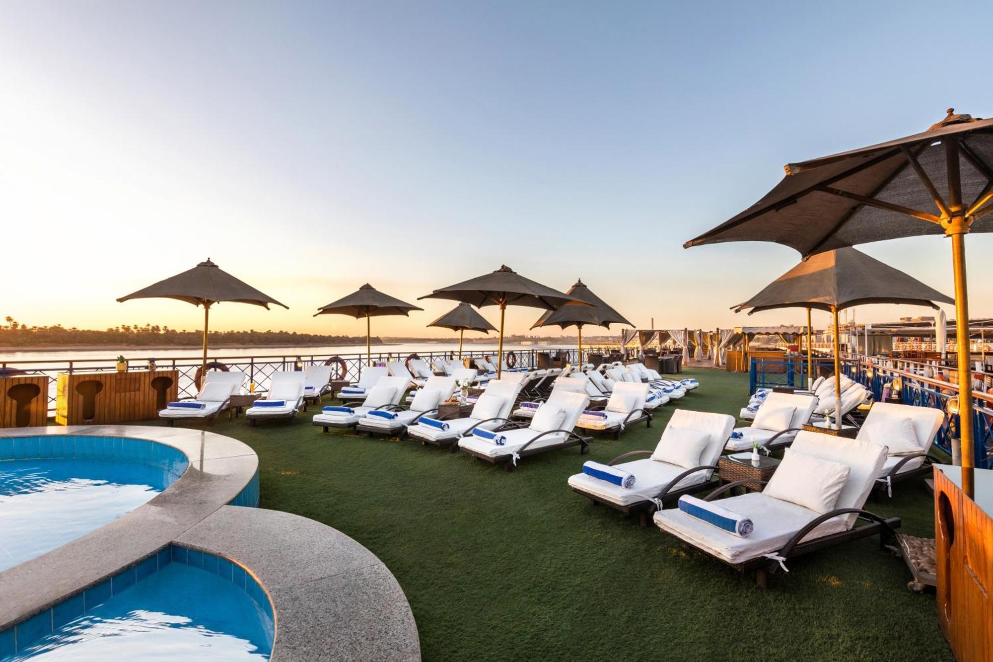 M/S Esmeralda Nile Cruise - 4 Or 7 Nights From Luxor Each Monday And 03 Nights From Aswan Each Friday Екстериор снимка