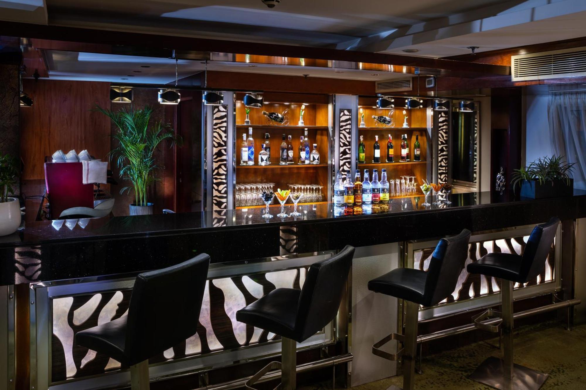 M/S Esmeralda Nile Cruise - 4 Or 7 Nights From Luxor Each Monday And 03 Nights From Aswan Each Friday Екстериор снимка